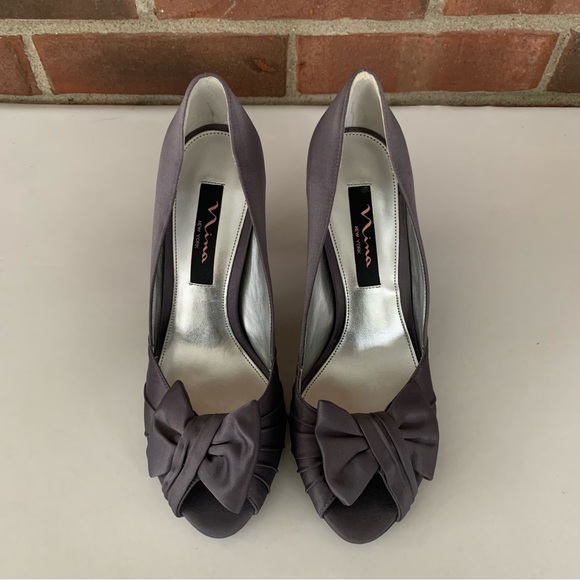 Nina Womens Dark Grey Satin Bow Peep Toe Slip On High Heel Pump Size US 7.5 M - Picture 4 of 9